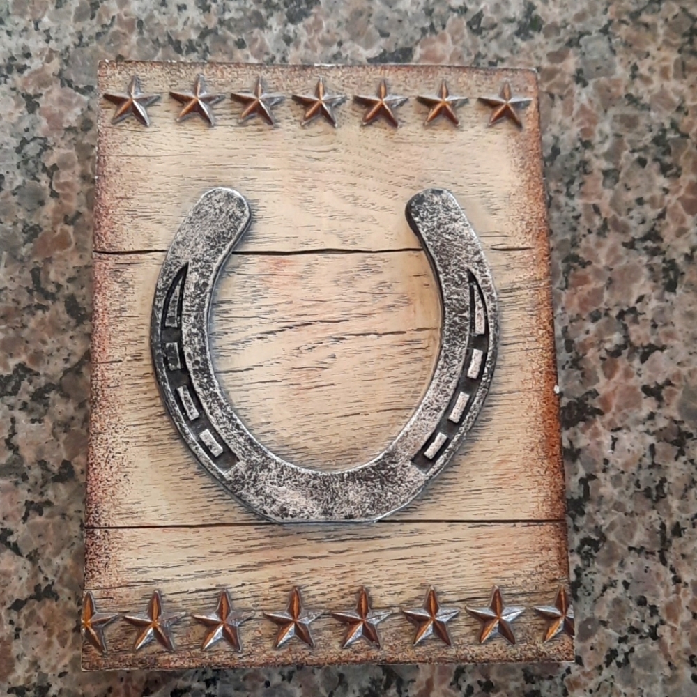 Horseshoe decor